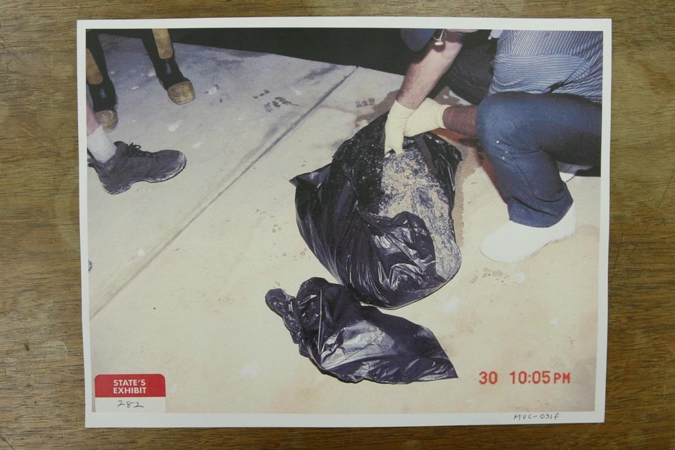 Fotografie z případu zavražděného Blacka.