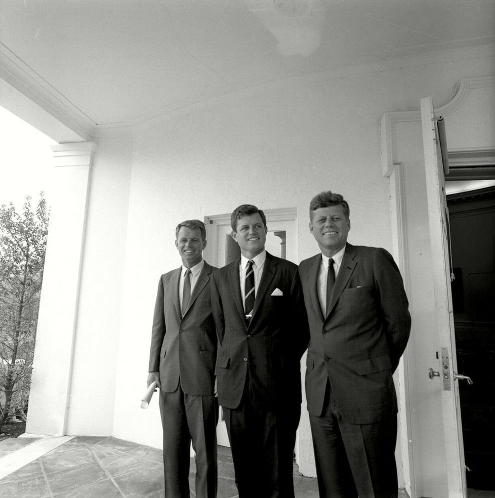 Bratři Kennedyovi - Edward, Bobby a John.