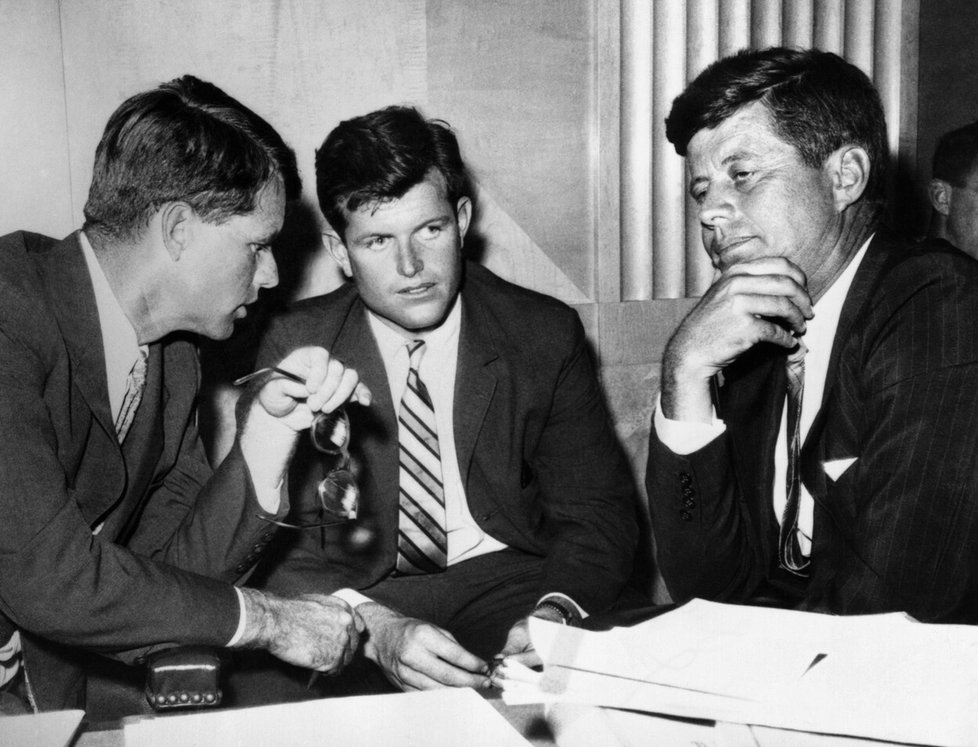 Edward, Bobby a John Kennedyovi