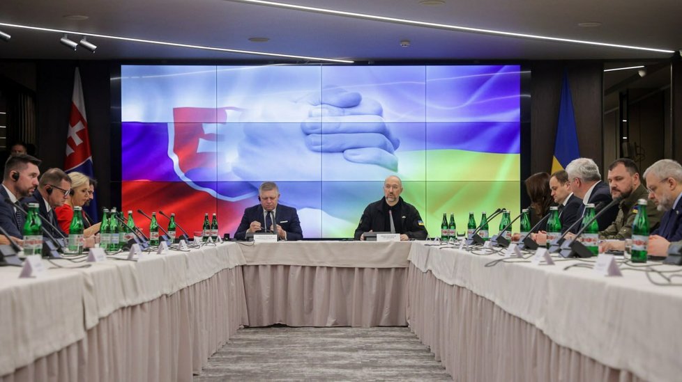 Společné jednání slovenského premiéra Roberta Fica a ukrajinského premiéra Denyse Šmyhala (7.10.2024) Společné jednání slovenského premiéra Roberta Fica a ukrajinského premiéra Denyse Šmyhala (7.10.2024)