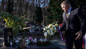 Robert Fico u hrobu Gustáva Husáka. (10.1.2024)