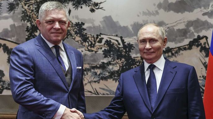 Robert Fico nemá s Putinem zásadní problém, v září se s ním sešel v Pekingu. Robert Fico nemá s Putinem zásadní problém, v září se s ním sešel v Pekingu.