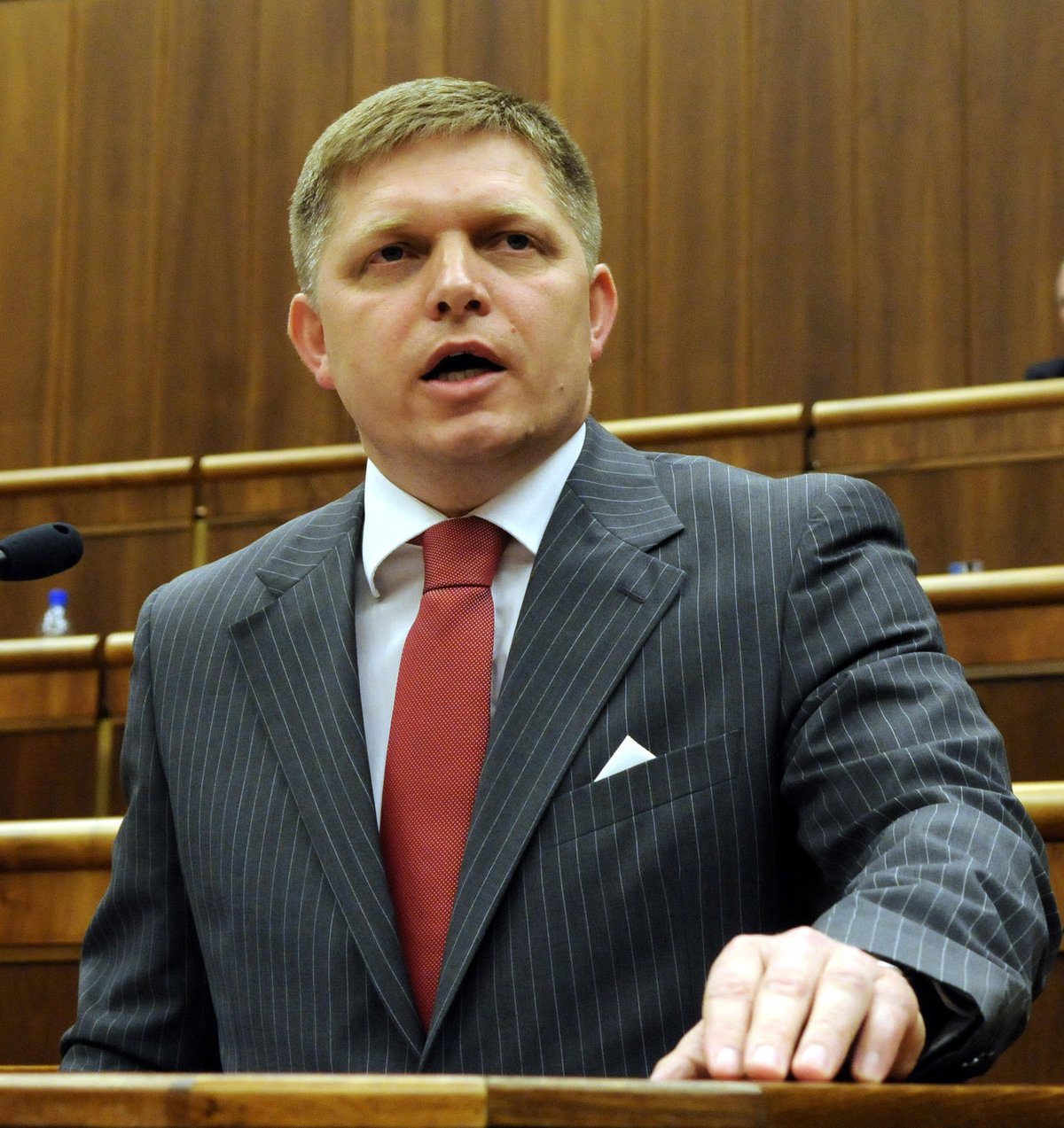 Robert Fico si nic nenechá líbit...