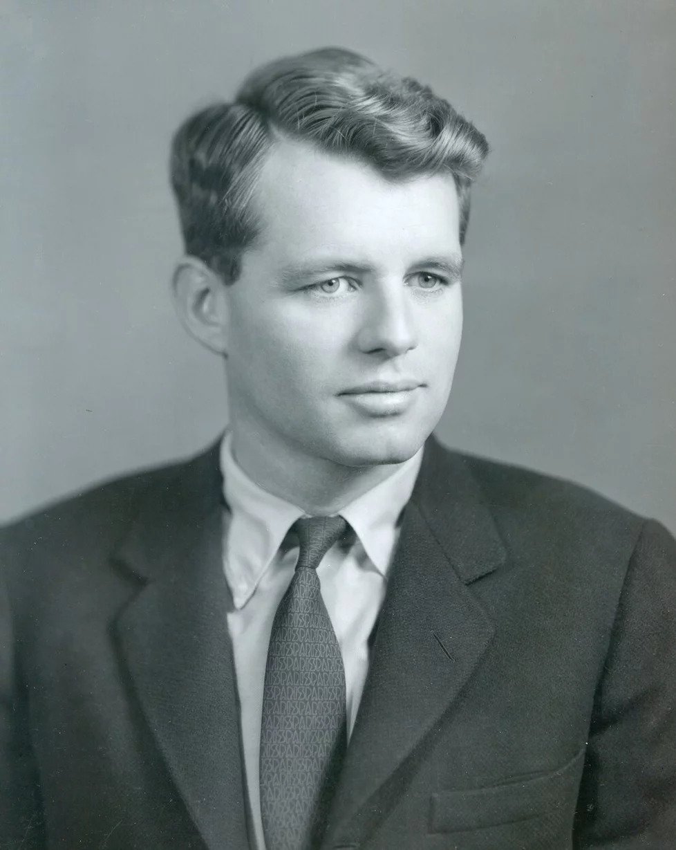 Robertu F. Kennedy (†42)