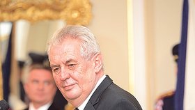 O zdravotní stav prezidenta Miloše Zemana se stará 12členný tým lékařů.