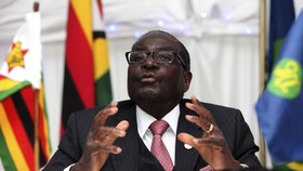 Robert Mugabe vede Zimbabwe již 34 let