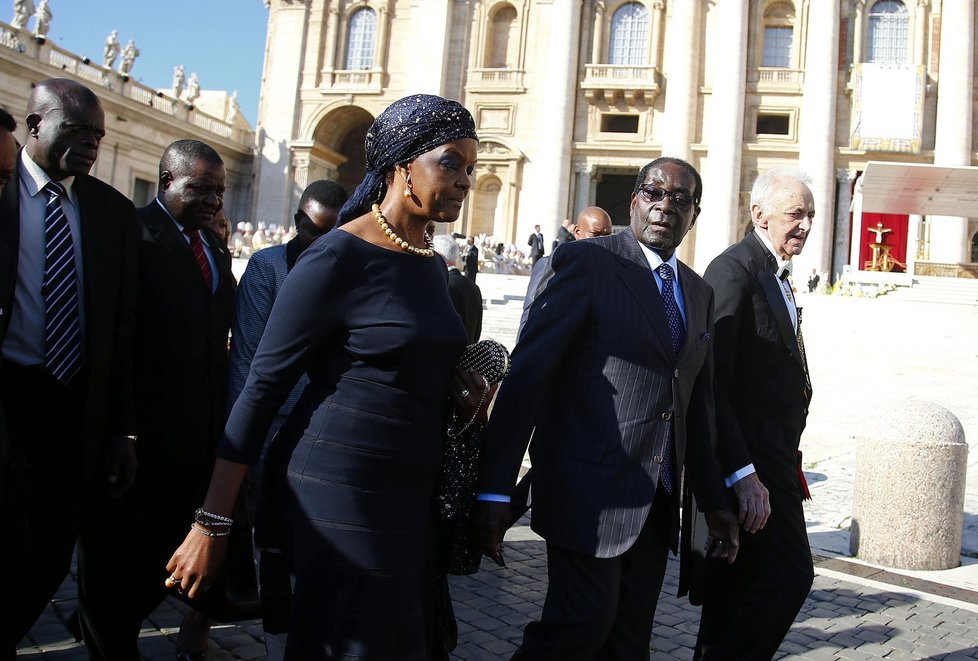 Manželé Robert a Grace Mugabeovi: První pár afrického Zimbabwe