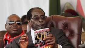 Zimbabwský prezident Mugabe slavil 91. narozeniny