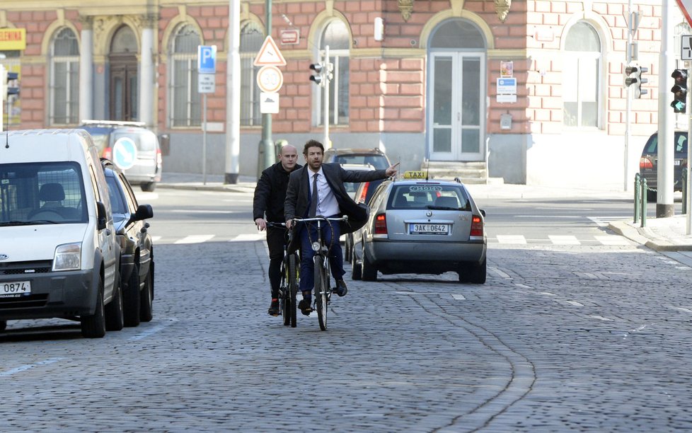 Ministr spravedlnosti Robert Pelikán zaujal tím, že příležitostně jezdí z domova do úřadu na kole.