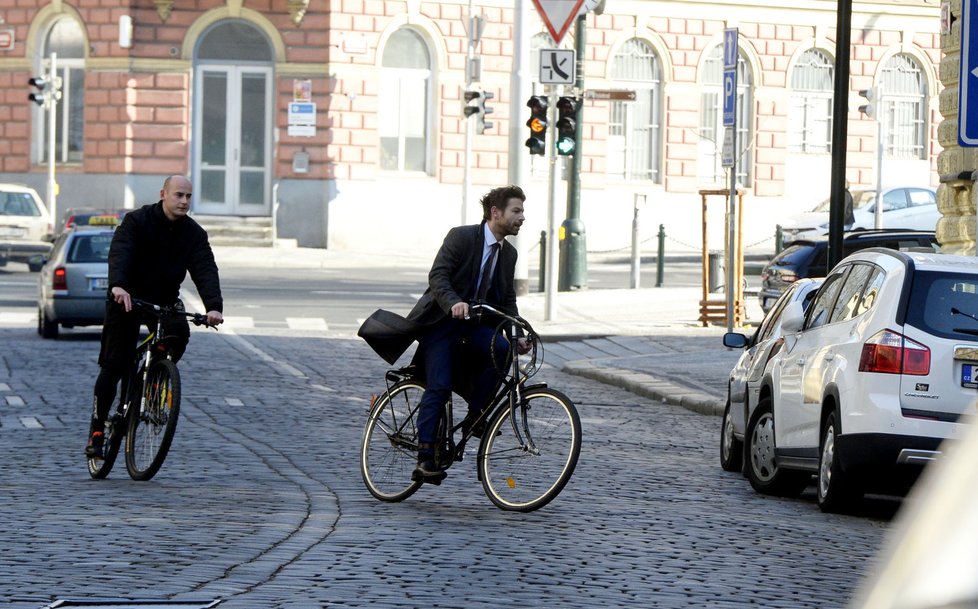 Ministr spravedlnosti Robert Pelikán jezdí z domova do úřadu na kole.