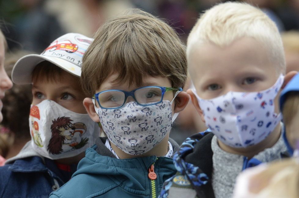 Zahájení nového školního roku: Ministr školství Plaga (ANO) vyrazil do Masarykovy ZŠ na Praze 9 v Újezdu nad Lesy