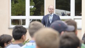 Zahájení nového školního roku: Ministr školství Plaga (ANO) vyrazil do Masarykovy ZŠ na Praze 9 v Újezdu nad Lesy