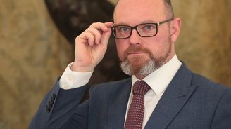 Ministr Plaga chce další 1,2 miliardy. Více mají dostat školníci nebo zaměstnanci jídelen Ministr Plaga chce další 1,2 miliardy. Více mají dostat školníci nebo zaměstnanci jídelen