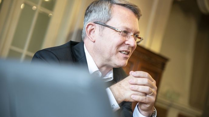Robert Schönfeld, zakladatel a předseda představenstva soukromé investiční skupiny RSBC Robert Schönfeld, zakladatel a předseda představenstva soukromé investiční skupiny RSBC