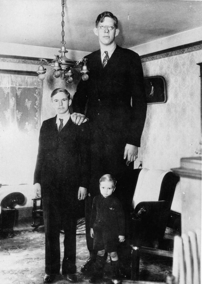 Robert Wadlow se svými bratry