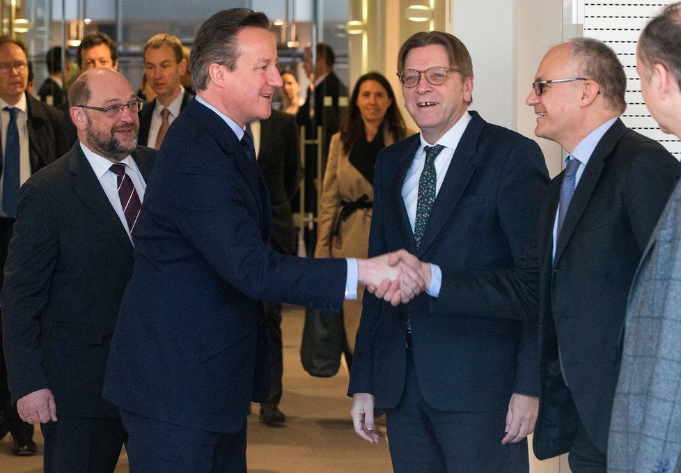 Zleva Martin Schulz, David Cameron, Guy Verhofstadt a Roberto Gualtieri