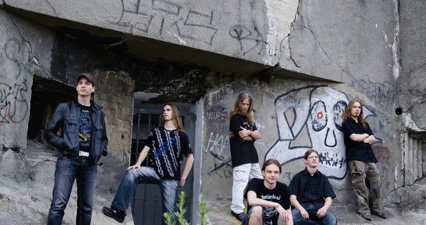 Metalová skupina Raptus ve které Ladislav Korbel zpívá.