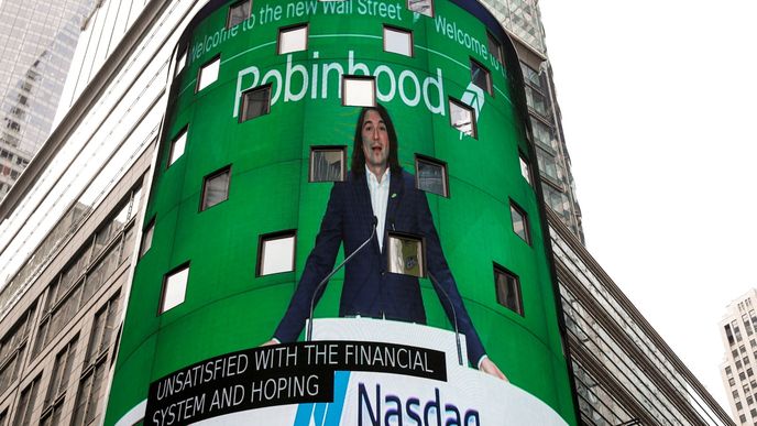 Předloni šéf Robinhood Vlad Tenev oslavoval vstup firmy na burzu Nasdaq. Od té doby cena akcií výrazně spadla.