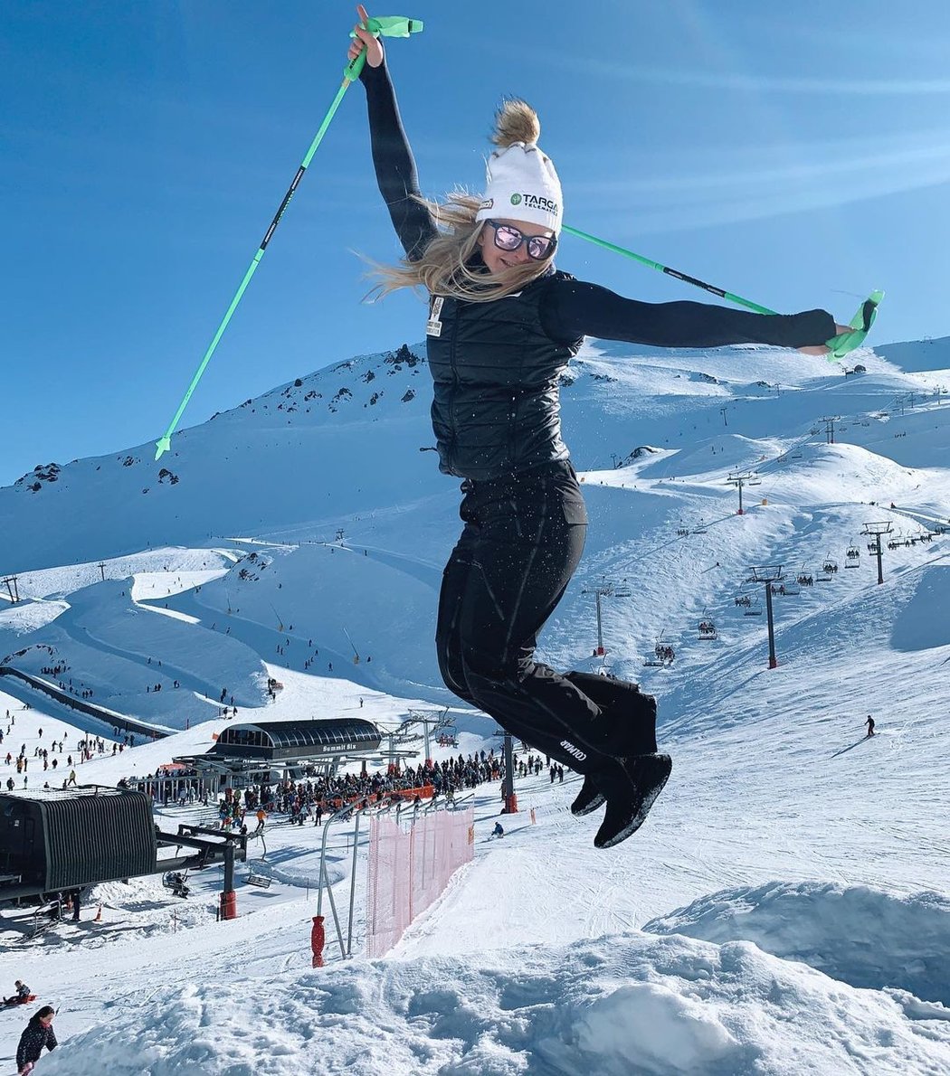 Vycházející lyžařská hvězda Alice Robinsonová