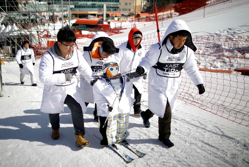 Robot - lyžař na olympiádě v Koreji.