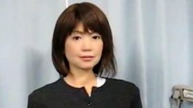 Japonské děti učí na základní škole robotická učitelka.