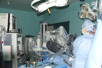 Do Masarykova onkologického ústavu se vrátí robot: Zkušený »chirurg« bude stát 65 milionů