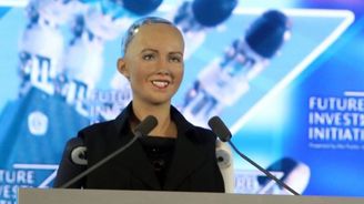 Lidé budou mít do deseti let intimnější vztahy s roboty, tvrdí český vědec