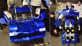 Japonský robot se skutečně skládá do auta jako Transformer.