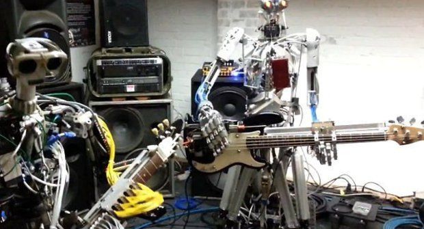 Roboti mají rockovou kapelu a hrají Motörhead