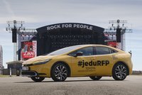 Festivalová zóna na Rock For People: Dobijte energii na čerpací stanici a zkuste si závodní simulátory
