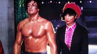 Rocky měl být z Los Angeles, jeho trenér rasista a hudba od Queen. Jak vznikalo slavné boxerské drama? Rocky měl být z Los Angeles, jeho trenér rasista a hudba od Queen. Jak vznikalo slavné boxerské drama?