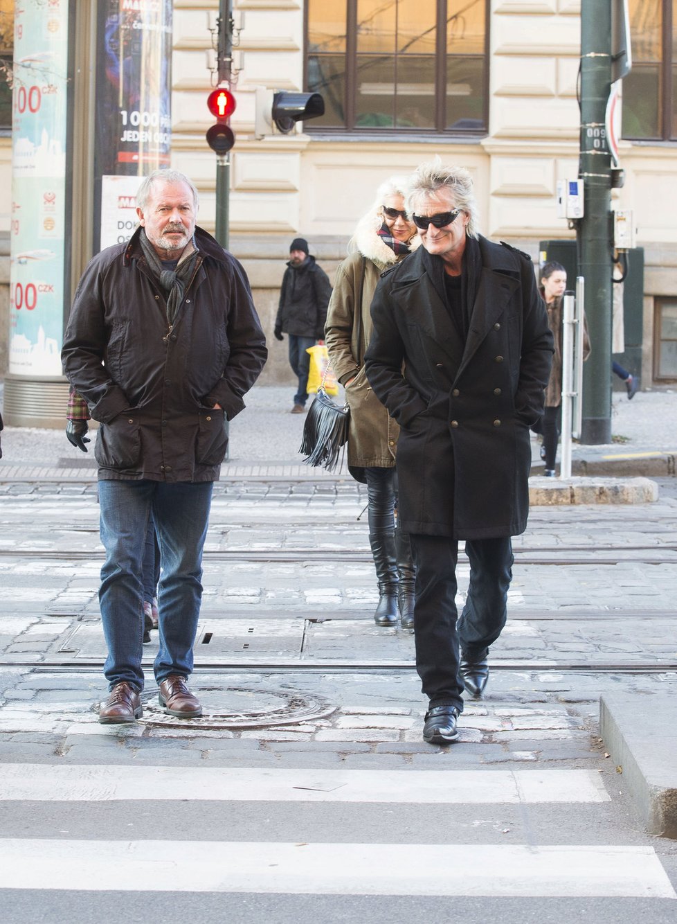 Rod Stewart na procházce Prahou