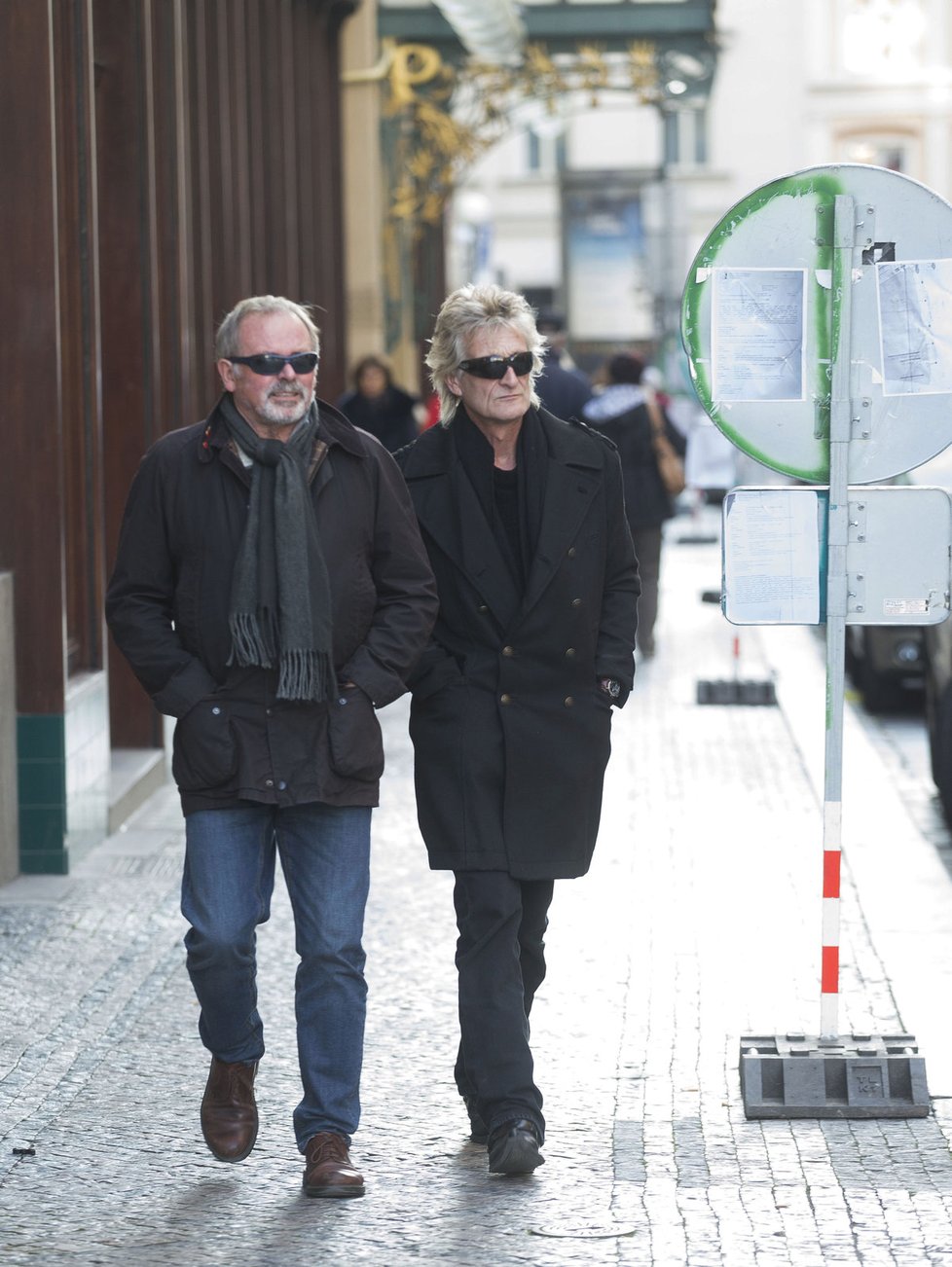 Rod Stewart na procházce Prahou