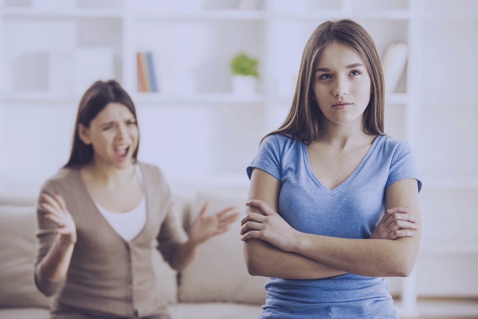 Ostré střety mezi dospívajícími a rodiči jsou vlastně nezbytné