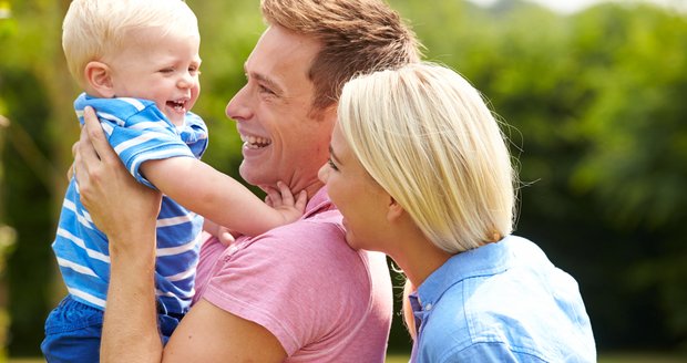 Pro tatínky: 7 tipů, jak získat vřelý vztah s miminkem hned od začátku