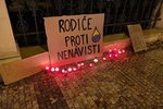 Rodiče proti nenávisti před slovenskou ambasádou