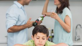 Alkohol může dětem zkazit dětství