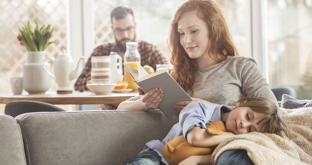 Statistici mají jasno: Většině párů stačí jedno dítě, které si chtějí užít