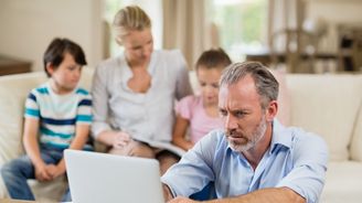 Sněmovna schválila odklad výplaty superdávky stávajícím příjemcům Sněmovna schválila odklad výplaty superdávky stávajícím příjemcům