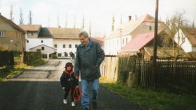 Miloš Zeman na archivním snímku s dcerou Kateřinou