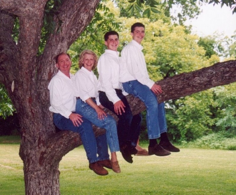 Rodina na stromě, to jsem z toho na větvi.