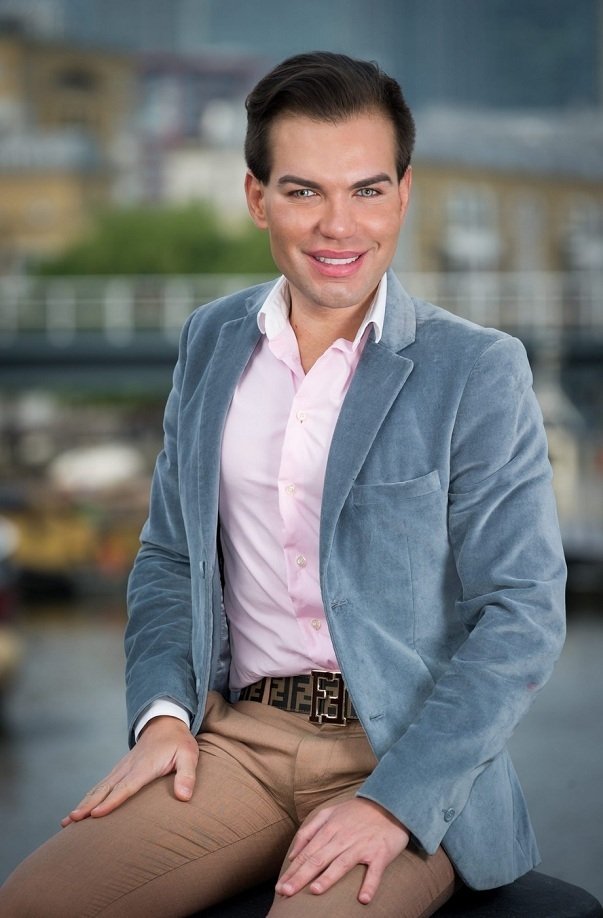 Rodrigo Alves je živý Ken.