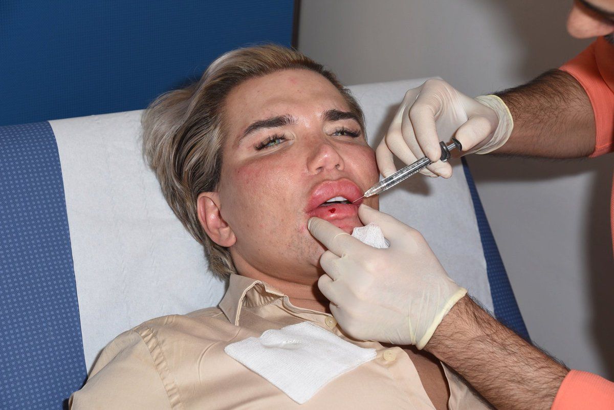 Živý Ken Rodrigo Alves