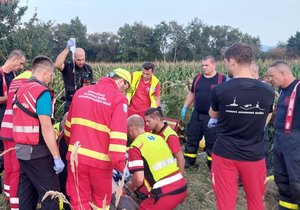 Záchrana pilota kluzáku, který se zřítil v Kunčičkách, byla marná. Muž (†60) svým zraněním na místě podlehl.