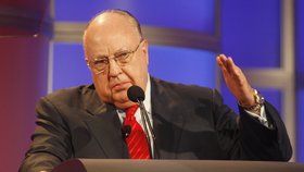 Ředitel Roger Ailes odstoupil kvůli sexuálnímu harašení.