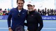Roger Federer a Lindsay Vonn si zahráli tenis na sněhu.
