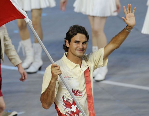 Roger Federer bol na olympiáde v Pekingu švajčiarskym vlajkonosičom. Roger Federer bol na olympiáde v Pekingu švajčiarskym vlajkonosičom.