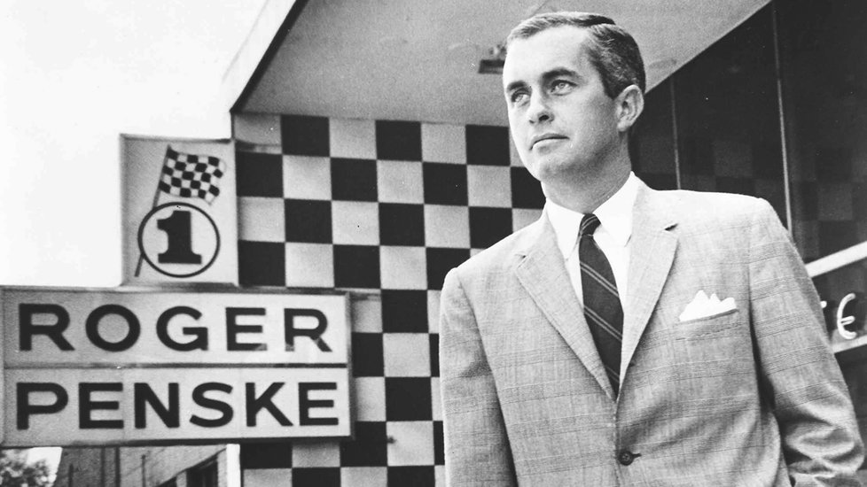 Fotografi e z konce šedesátých let, kdy Roger Penske začal pracovat jako manažer