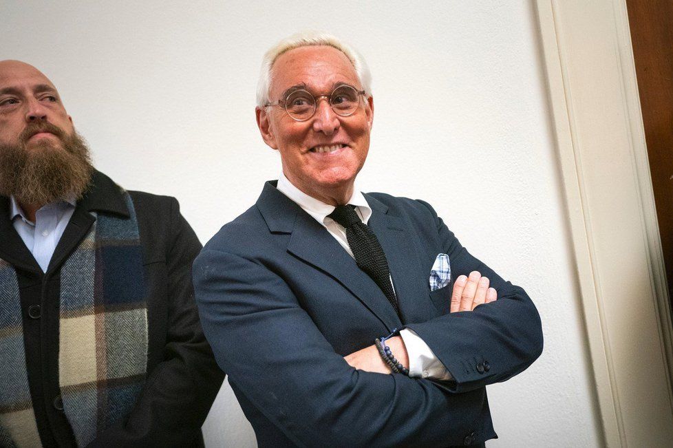 Roger Stone, bývalý poradce prezidenta Trumpa, čelí 7 obviněním