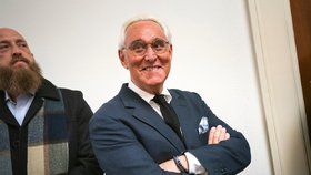 Roger Stone, bývalý poradce prezidenta Trumpa, čelí 7 obviněním